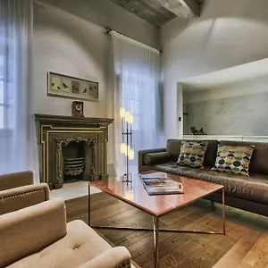  Apartament 10 Strait Street